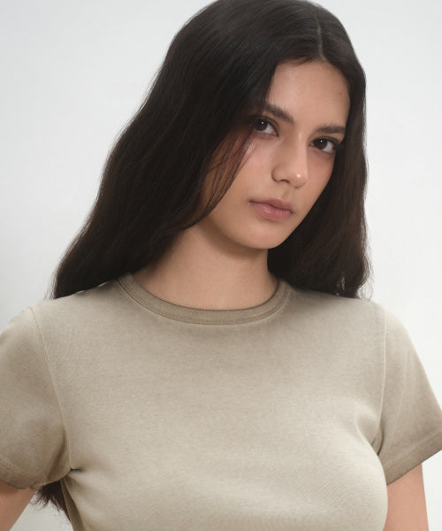 MUSINSA STANDARD WOMAN MUSINSA STANDARD WOMAN Slim Crew Neck T-Shirt (Greyish Beige)