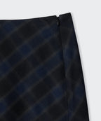 MUSINSA STANDARD WOMAN MUSINSA STANDARD WOMAN Ombre Check Maxi Skirt (Navy)