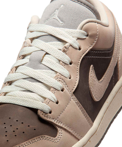 NIKE NIKE Air Jordan 1 Low SE W - Size