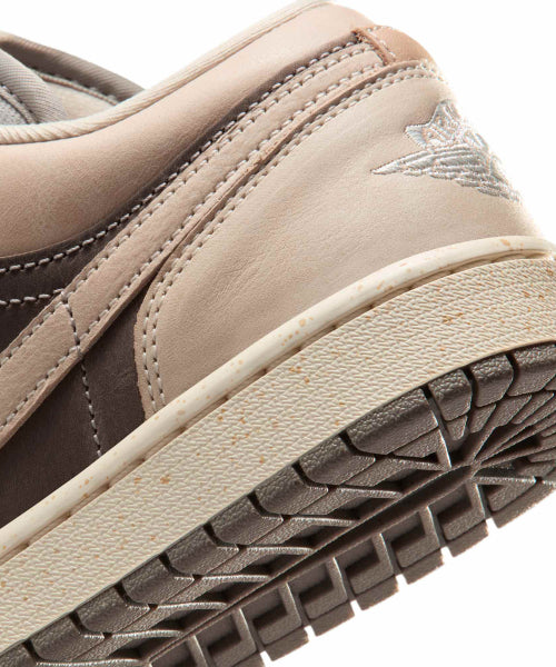 NIKE NIKE Air Jordan 1 Low SE W - Size