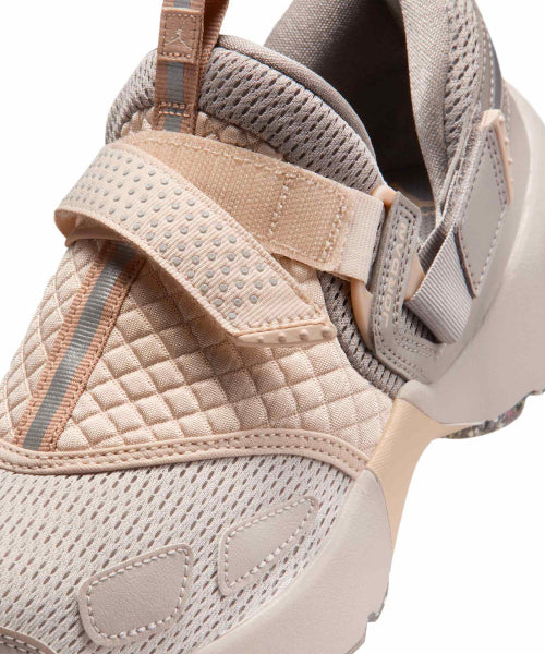 NIKE Nike Jordan Trunner LX W - Light Iron Or