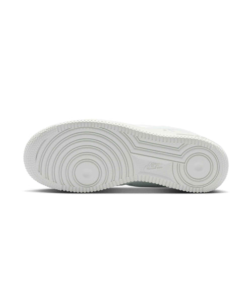 NIKE Nike Air Force 1 07 W - Off White: Light Smoke Gray