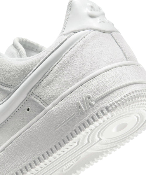 NIKE Nike Air Force 1 07 W - Off White: Light Smoke Gray