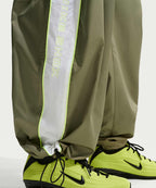 NIKE NIKE Pants Size
