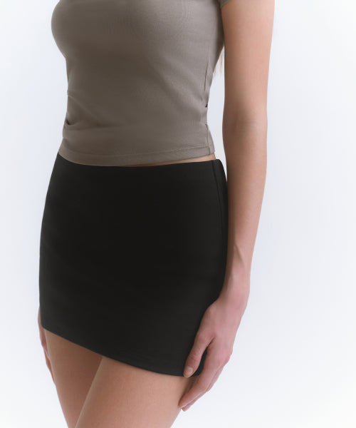 MUSINSA STANDARD WOMAN MUSINSA STANDARD WOMAN Skirt Low Rise Mini [Black]