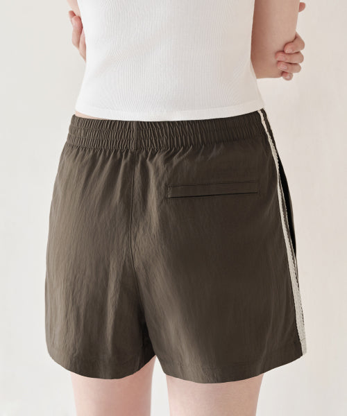 MUSINSA STANDARD WOMAN MUSINSA STANDARD WOMAN Women's Race Track Shorts Brown