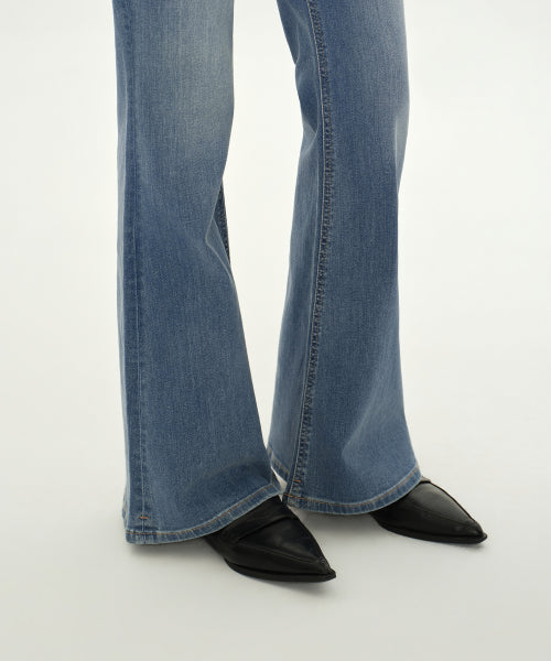 MUSINSA STANDARD WOMAN MUSINSA STANDARD WOMAN Denim Pants Slim Flare (Light Indigo)