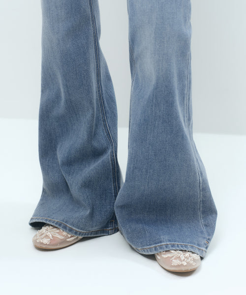 MUSINSA STANDARD WOMAN MUSINSA STANDARD WOMAN Women's Denim Low Rise Slim Flare Pants