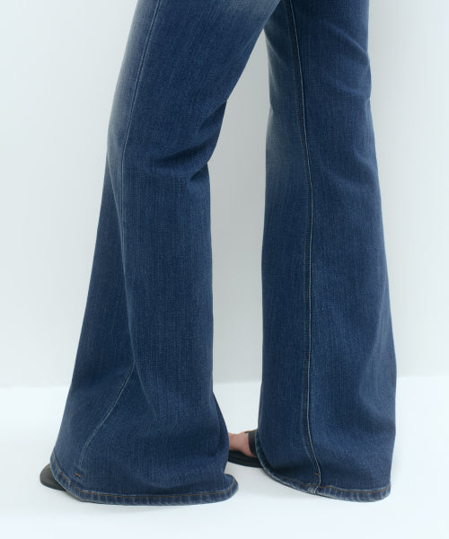 MUSINSA STANDARD WOMAN MUSINSA STANDARD WOMAN Women's Denim Low Rise Slim Flare Pants