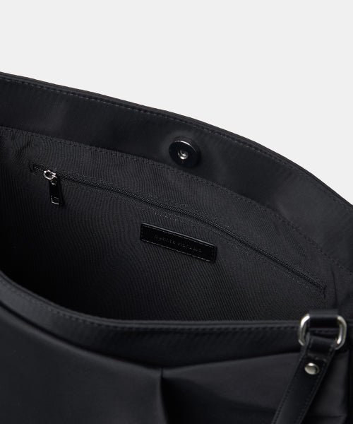 MUSINSA STANDARD WOMAN MUSINSA STANDARD WOMAN Nylon Volume Shoulder Bag