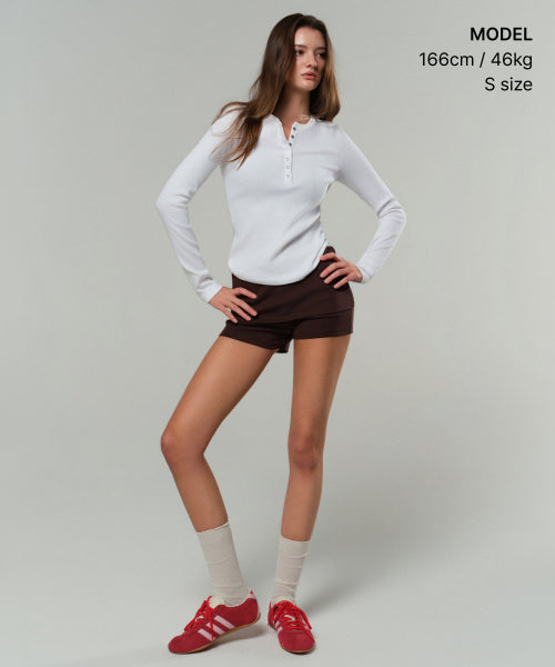 MUSINSA STANDARD WOMAN MUSINSA STANDARD WOMAN Women's Ribbed Slim Henley Neck Long Sleeve T-Shirt (White)