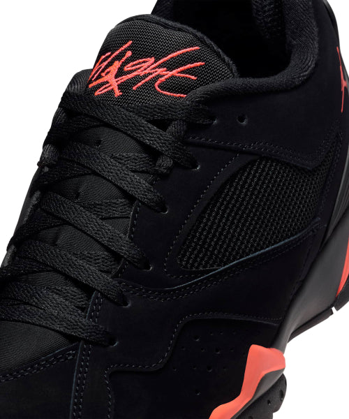 NIKE Nike Sneakers Size