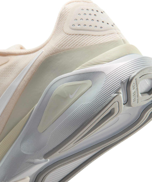 NIKE NIKE Structure 26 W - Size