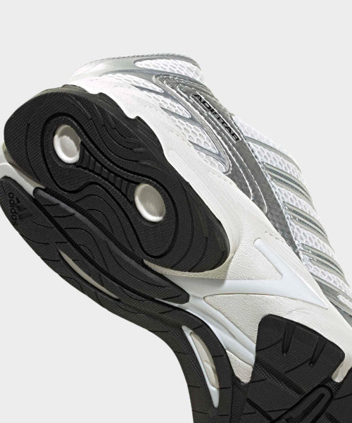 ADIDAS ADIDAS Adistar Control 3 Sneakers - White:Silver