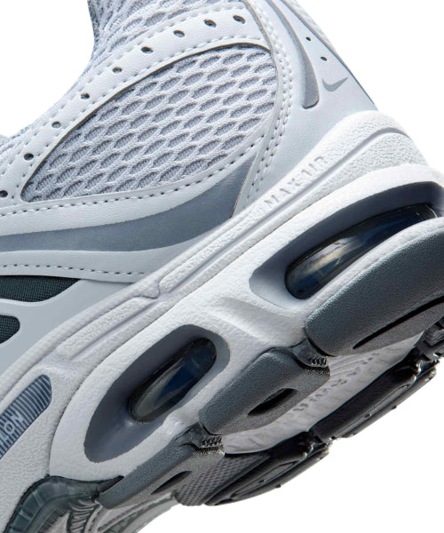 NIKE Nike Air Max Moto 2K W - Size 7