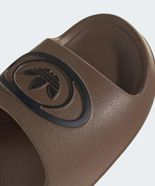 ADIDAS ADIDAS Adilette 00s Slide - Brown:Black