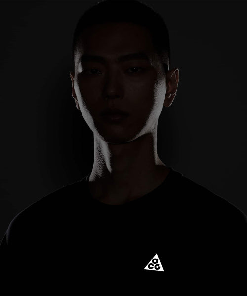 NIKE NIKE ACG Solar Chase T-Shirt M - Black:Summit White