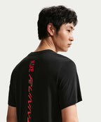 NIKE NIKE T-Shirt M - Black: Bright Crimson