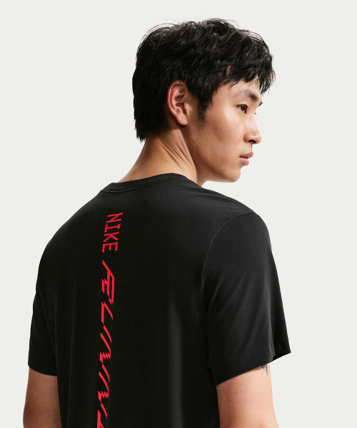 NIKE NIKE T-Shirt M - Black: Bright Crimson