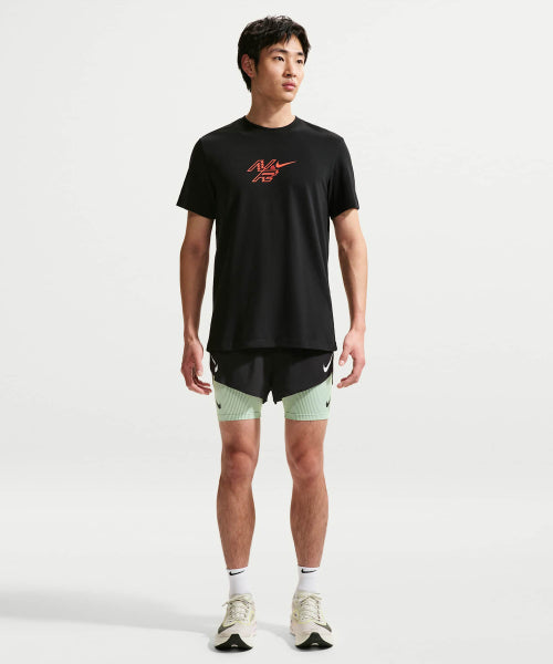 NIKE NIKE T-Shirt M - Black: Bright Crimson