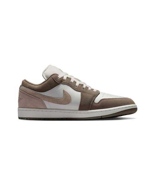NIKE Nike Sneakers Size