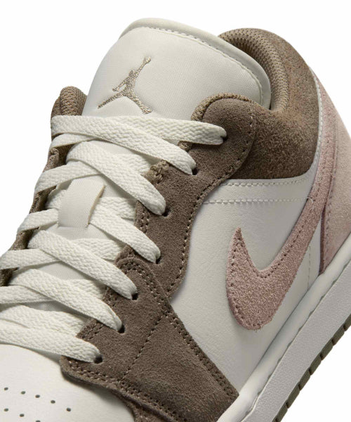 NIKE Nike Sneakers Size