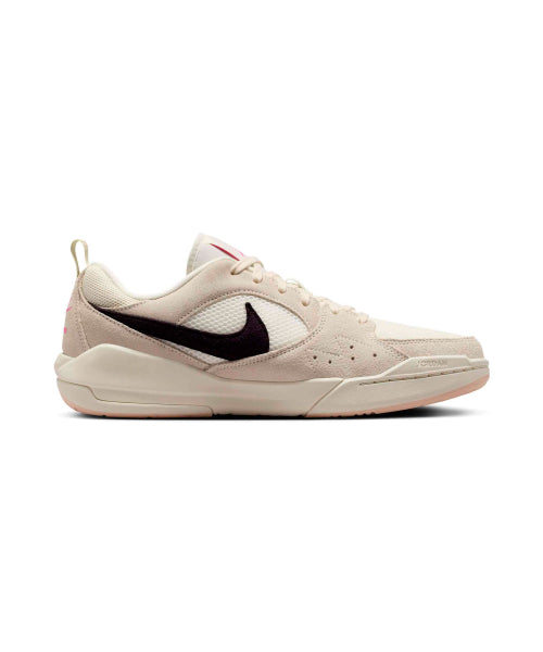 NIKE Nike Sneakers Size