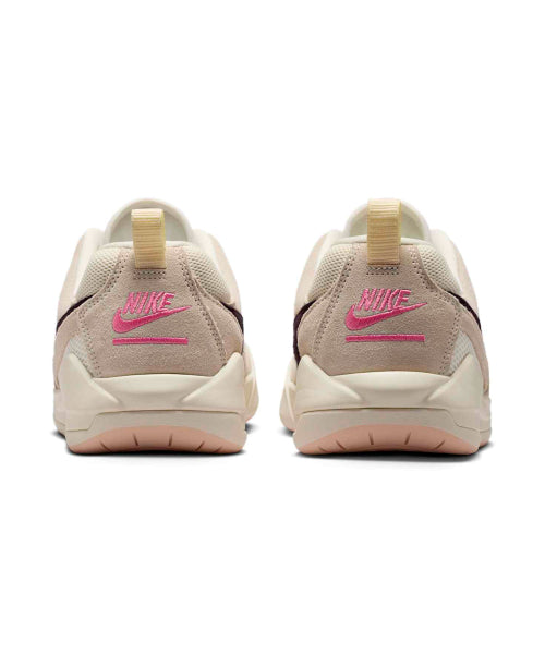 NIKE Nike Sneakers Size