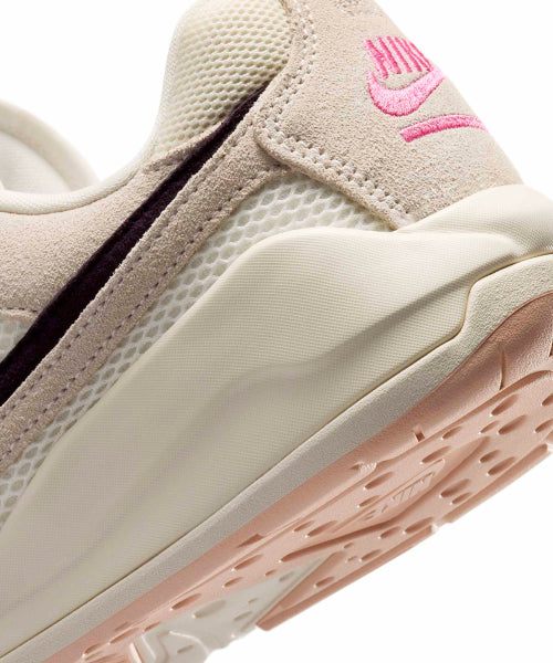 NIKE Nike Sneakers Size