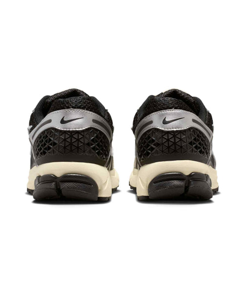 NIKE NIKE Zoom Vomero 5 Sneakers - Black:Metallic Silver:Coconut Milk:Chrome