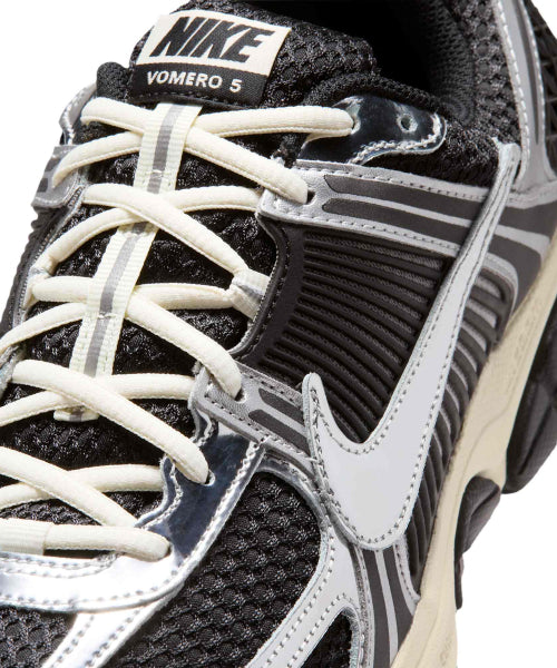 NIKE NIKE Zoom Vomero 5 Sneakers - Black:Metallic Silver:Coconut Milk:Chrome