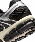 NIKE NIKE Zoom Vomero 5 Sneakers - Black:Metallic Silver:Coconut Milk:Chrome