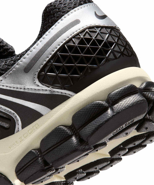 NIKE NIKE Zoom Vomero 5 Sneakers - Black:Metallic Silver:Coconut Milk:Chrome