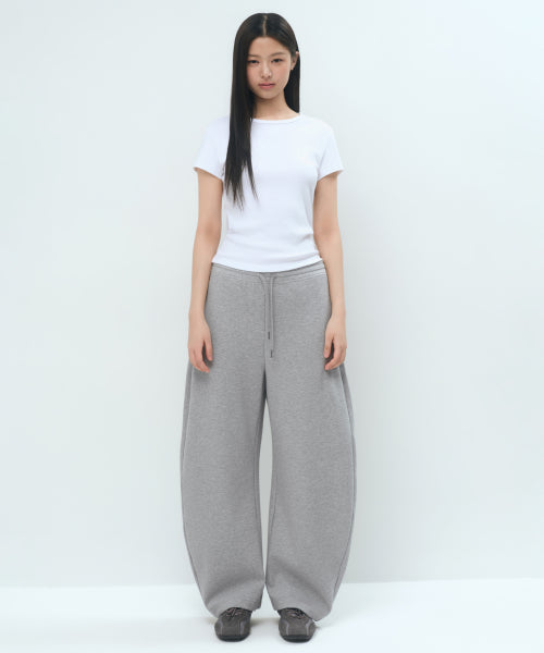 MUSINSA STANDARD WOMAN MUSINSA STANDARD WOMAN Sweatshirt Women’s curved sweat pants (2 colors)