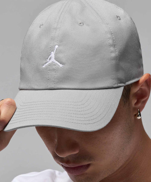 NIKE Nike Jordan Club Unstructured Curb Bill Hat - Light Smoke Gray