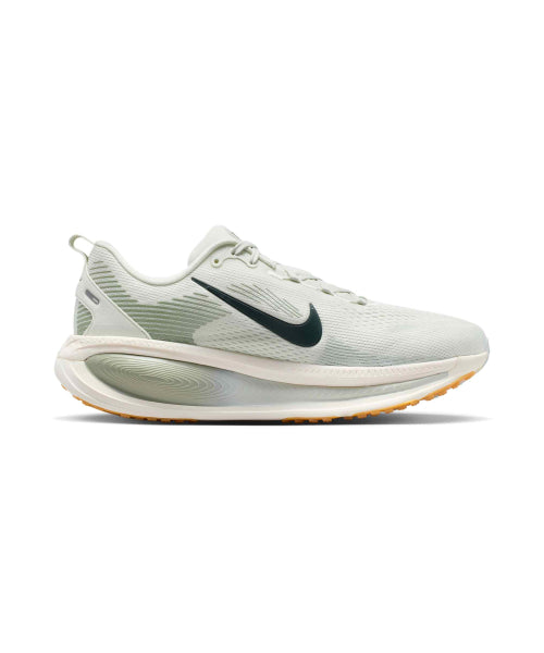 NIKE Nike Vomero 18 M - Size 10