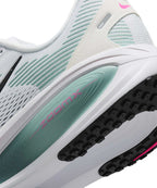 NIKE Nike Vomero 18 M - Size