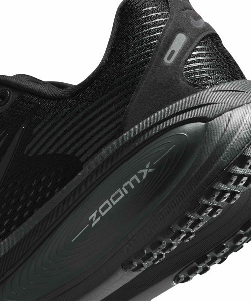 NIKE Nike Vomero 18 Shoes - Women