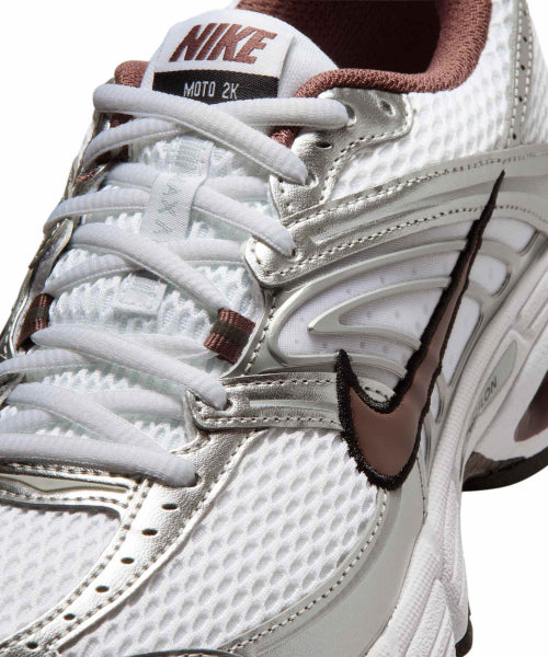 NIKE NIKE Air Max Moto 2K W White:Metallic Silver:Black