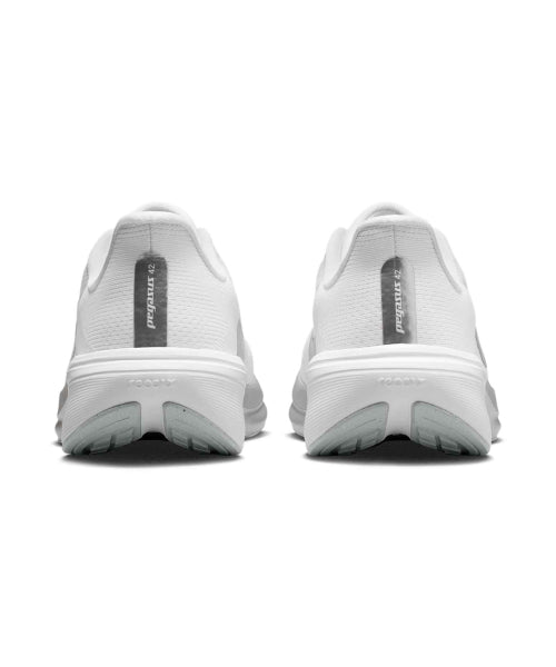 NIKE Nike Shoes Women Size 260