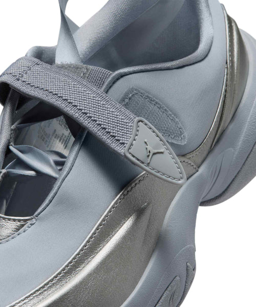 NIKE Nike Jordan Point W Metallic Silver:Smoke Gray:Photon Dust