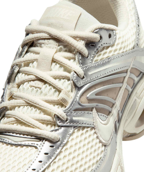 NIKE Nike Sneakers Women - Pale Ivory