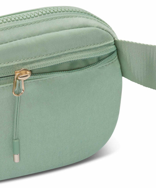 NIKE Nike Aura Crossbody Bag 2L