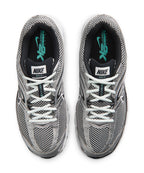 NIKE Nike Sneakers Size