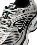 NIKE Nike Sneakers Size