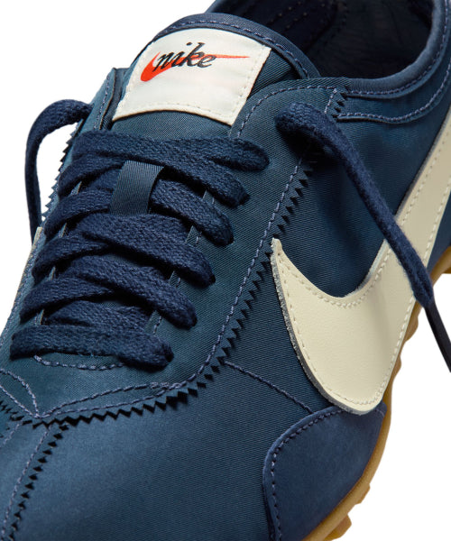 NIKE NIKE Sneakers Midnight Navy: Gum Light Brown: Soft Pearl