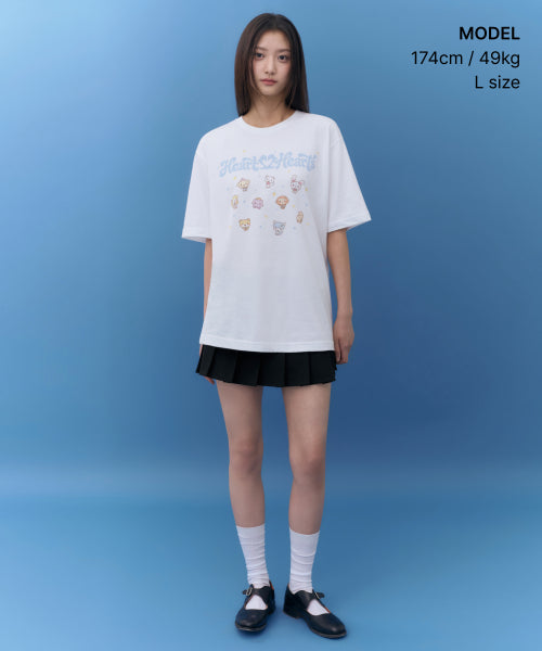 [하츠투하츠 컬래버] Hearts2Hearts 티셔츠 [화이트]