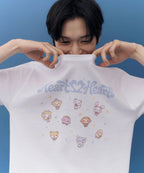 [하츠투하츠 컬래버] Hearts2Hearts 티셔츠 [화이트]