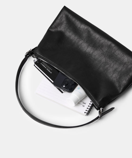 MUSINSA STANDARD WOMAN MUSINSA STANDARD WOMAN Women's Buckle Slouchy Shoulder Bag