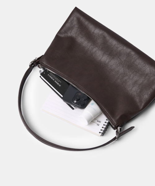 MUSINSA STANDARD WOMAN MUSINSA STANDARD WOMAN Women's Buckle Slouchy Shoulder Bag